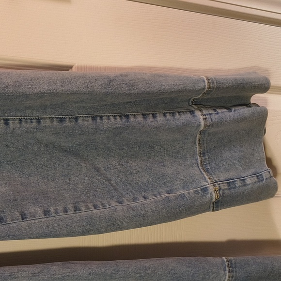 Women's Blue Jeans - Picture 3 of 5